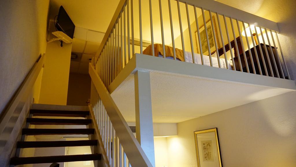 Ramada By Wyndham Wichita Airport Hotel Ngoại thất bức ảnh
