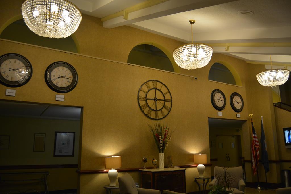 Ramada By Wyndham Wichita Airport Hotel Ngoại thất bức ảnh