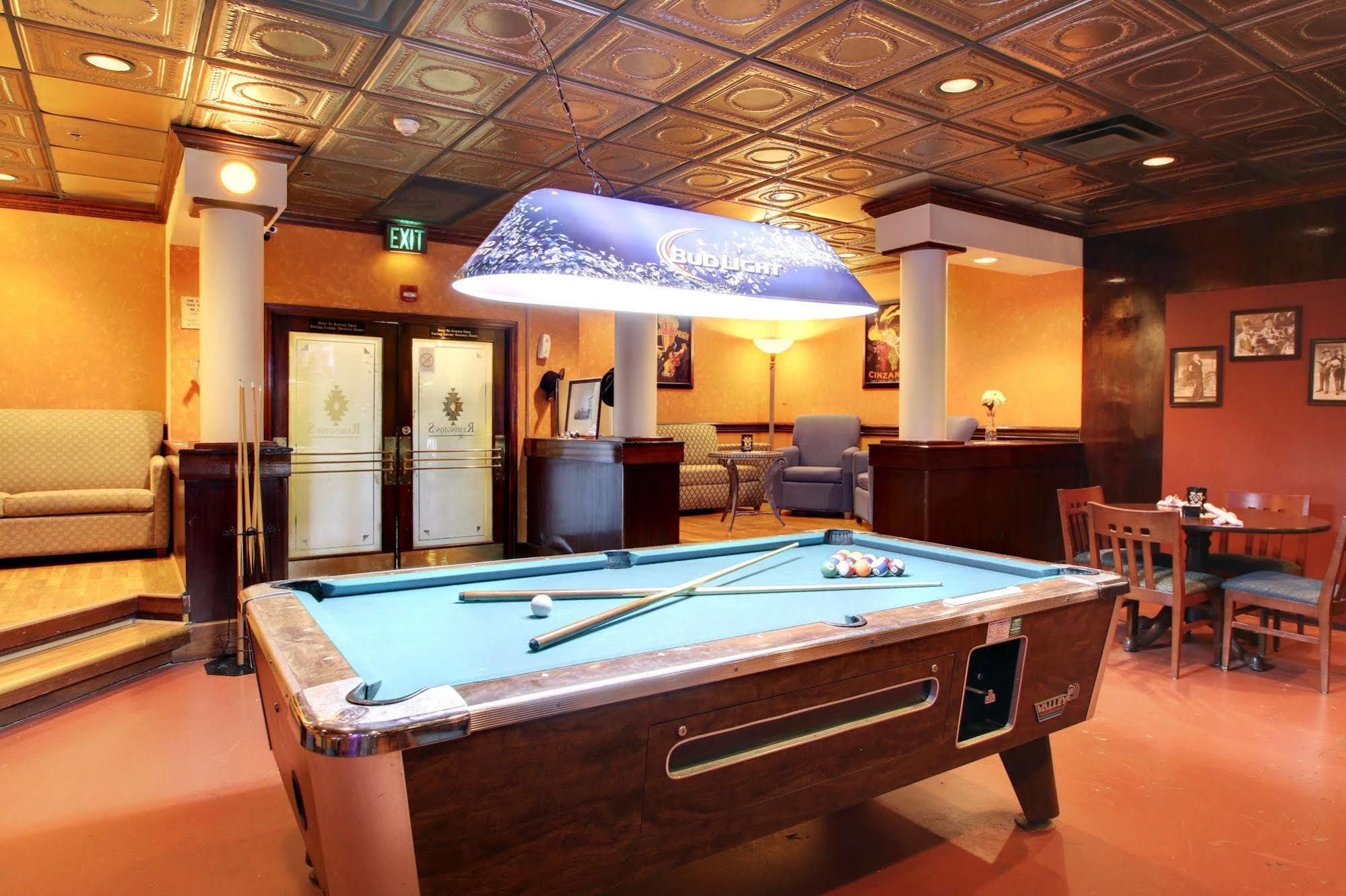 Ramada By Wyndham Wichita Airport Hotel Ngoại thất bức ảnh