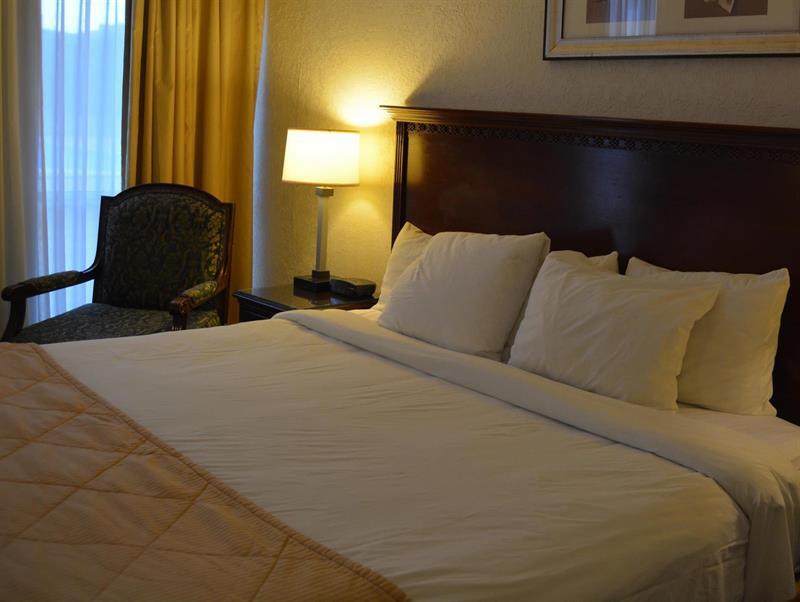 Ramada By Wyndham Wichita Airport Hotel Ngoại thất bức ảnh